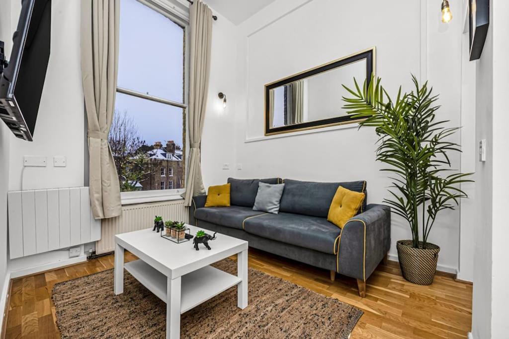 Appartement Deluxe Flat On Kentish Town à Londres Extérieur photo